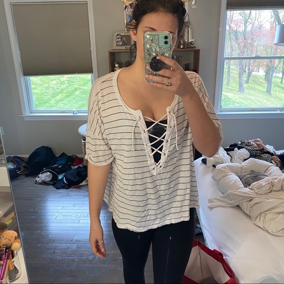 LIKE NEW WILDFOX SHIRT - Picture 1 of 7